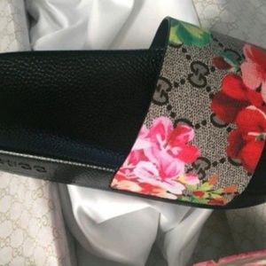 Womens gucci slides